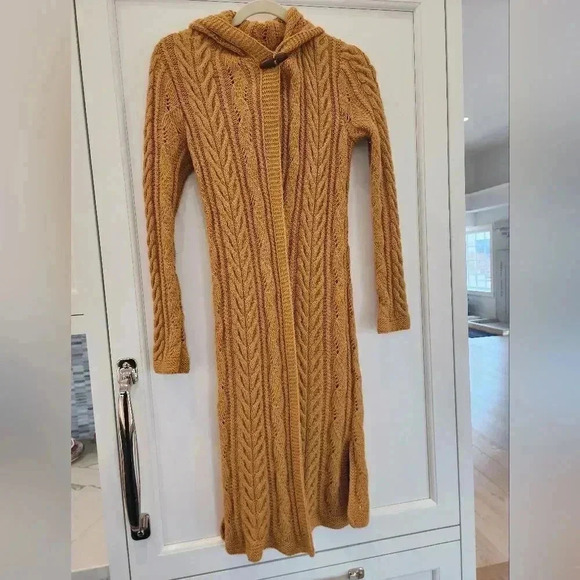 NEW Hand knit wool cardigan - Picture 2 of 9